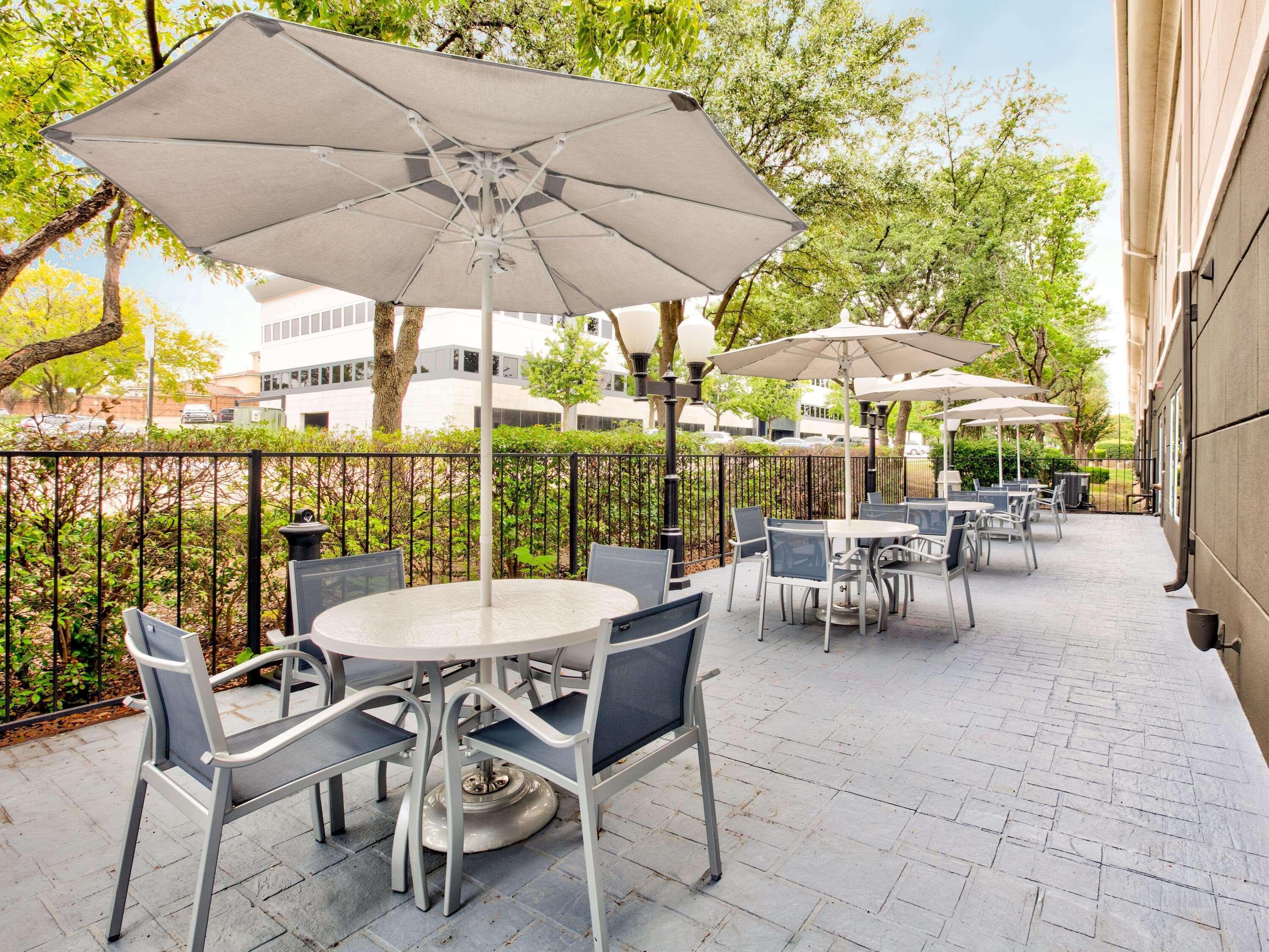 La Quinta By Wyndham Dallas - Las Colinas Otel Irving Dış mekan fotoğraf